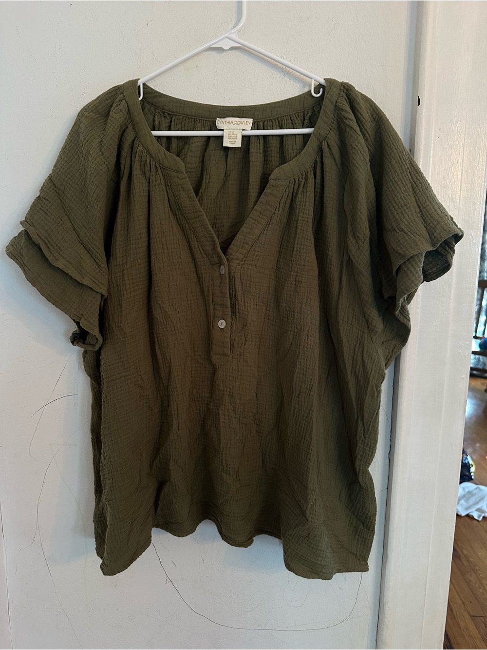 Cynthia Rowley Olive Scoop-Neck Gauze Button Front Blouse